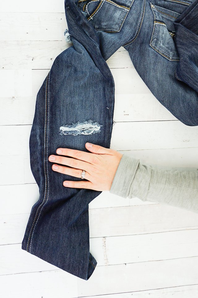 How to Fix Holes in Blue Jeans - The Happy Housewife™ :: Home Management