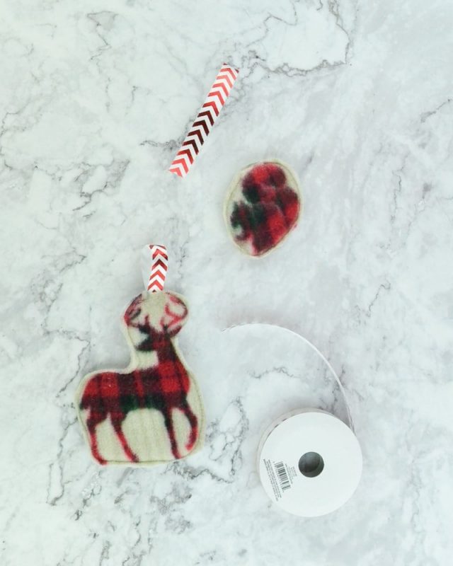 Kid-Friendly Christmas Ornament // heatherhandmade.com