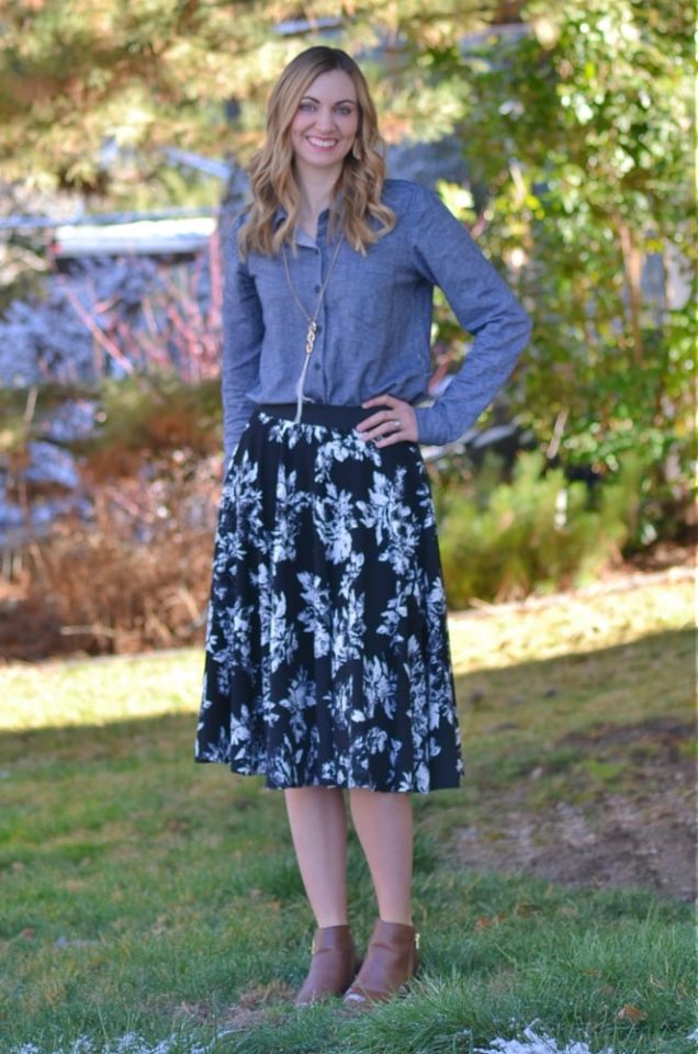 Easy Circle Skirt Tutorial and Free Sewing Pattern // heatherhandmade.com