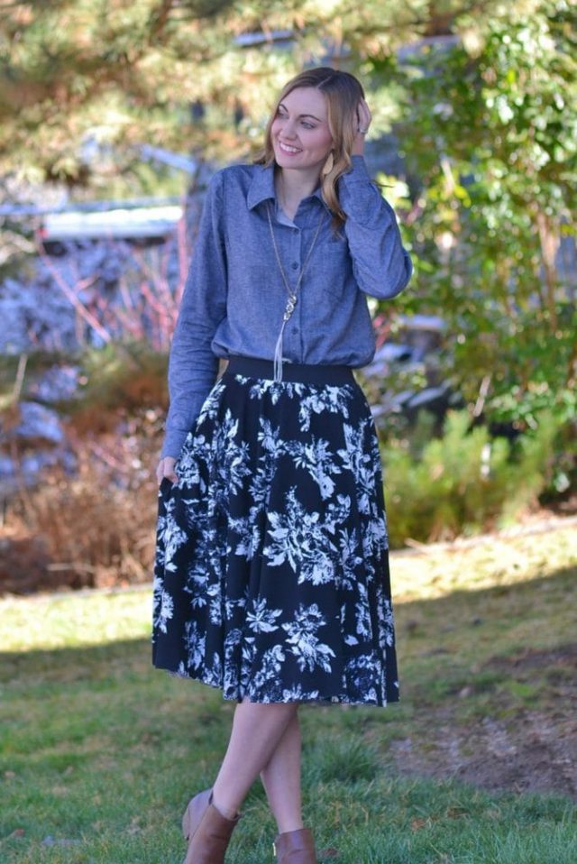 Easy Circle Skirt Tutorial and Free Sewing Pattern // heatherhandmade.com