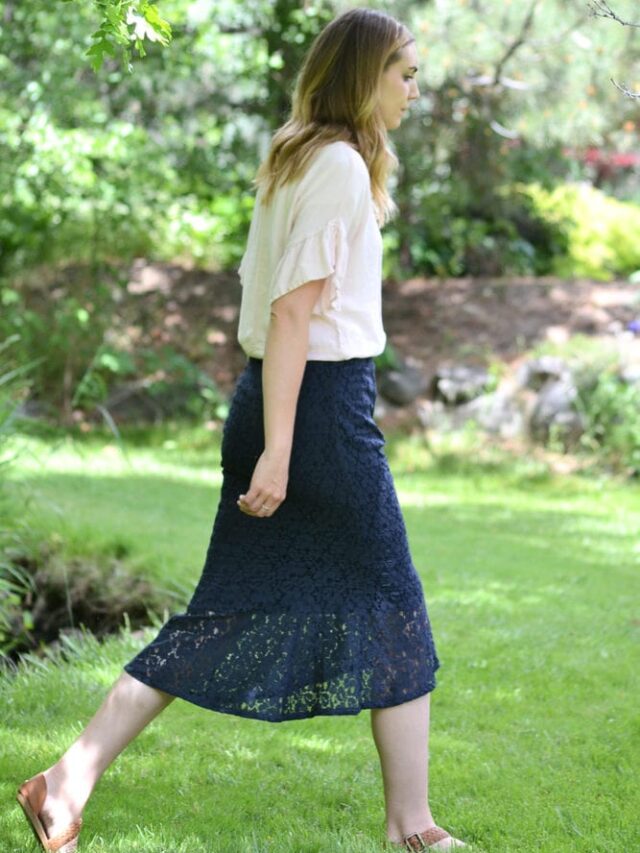 How to Hem Lace + a Lace Trumpet Skirt // heatherhandmade.com