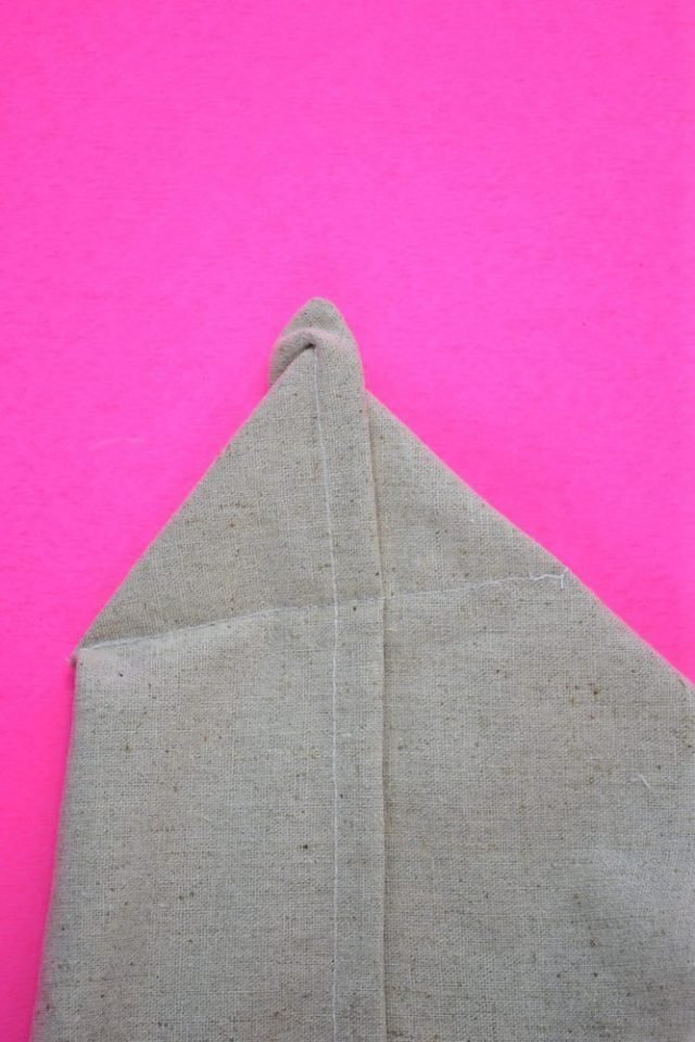 How to Make a Tote Bag with Leather Handles // heatherhandmade.com