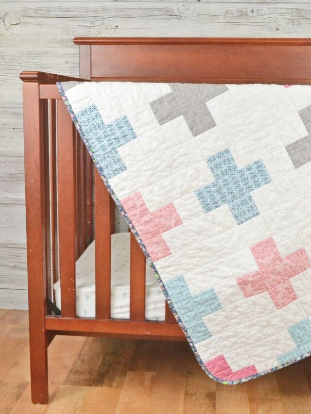 How to Make a Plus Quilt with Cricut and Riley Blake // heatherhandmade.com