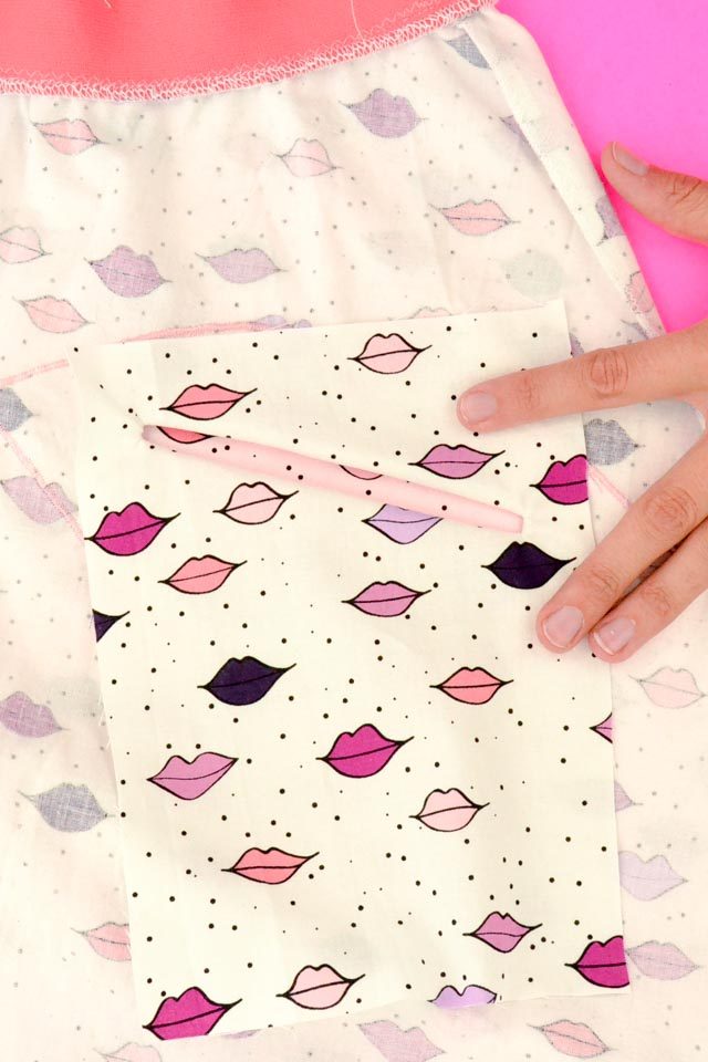 Lips Welt Pocket Tutorial // heatherhandmade.com