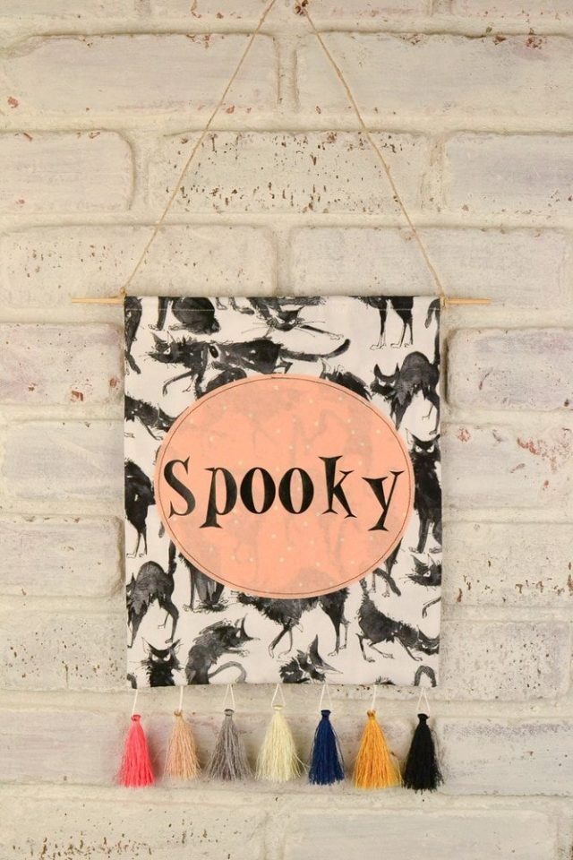 Spooky Halloween Sign Tutorial // heatherhandmade.com