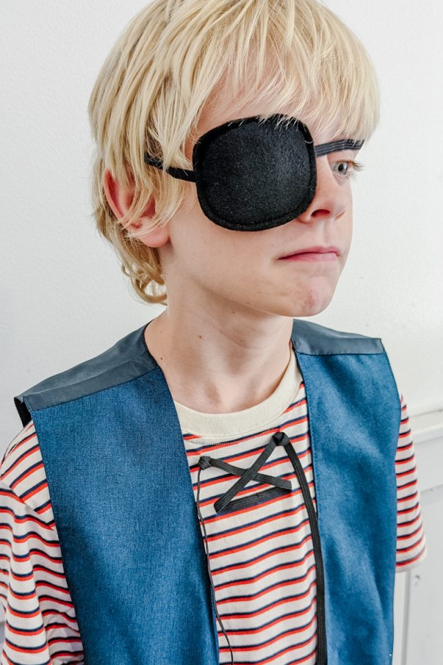 easy diy pirate costume