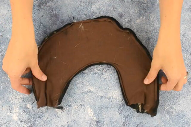 sew curved edges of collar right sides together