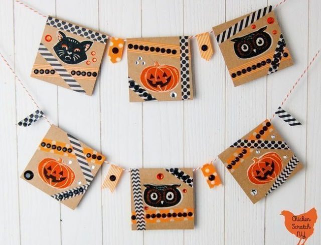 10 DIY Halloween Sign Tutorials // heatherhandmade.com