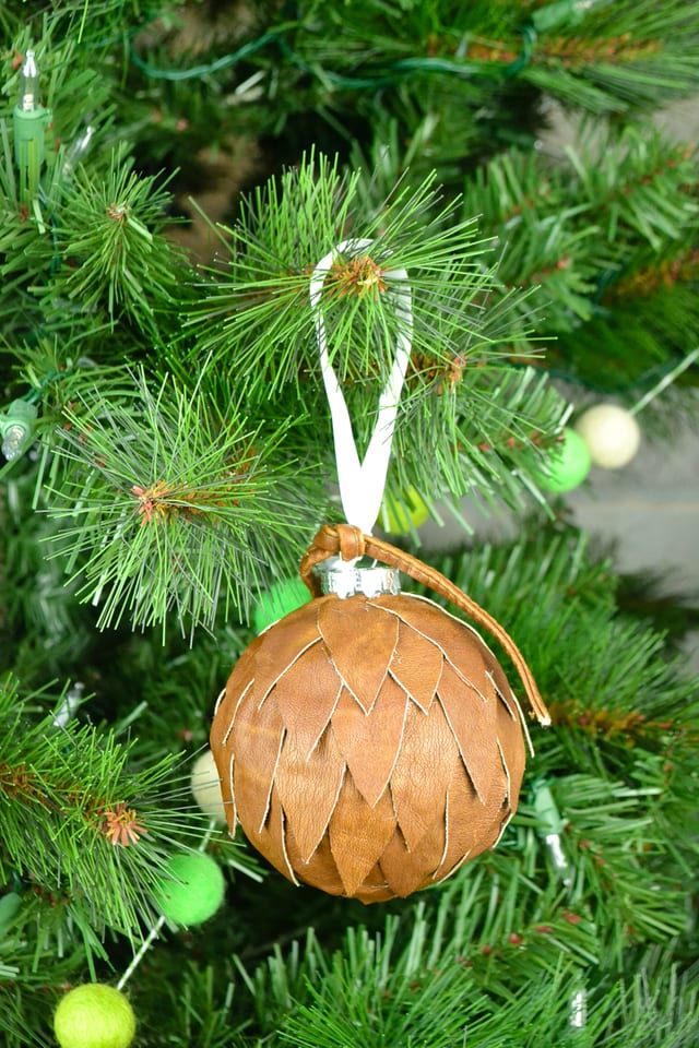 DIY Leather Ornament Tutorial // heatherhandmade.com