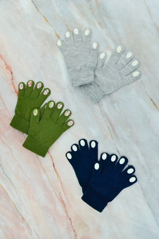 DIY Custom Gloves with a Manicure // heatherhandmade.com