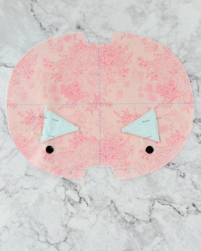 DIY Cat Purse with the Cricut Maker // heatherhandmade.com