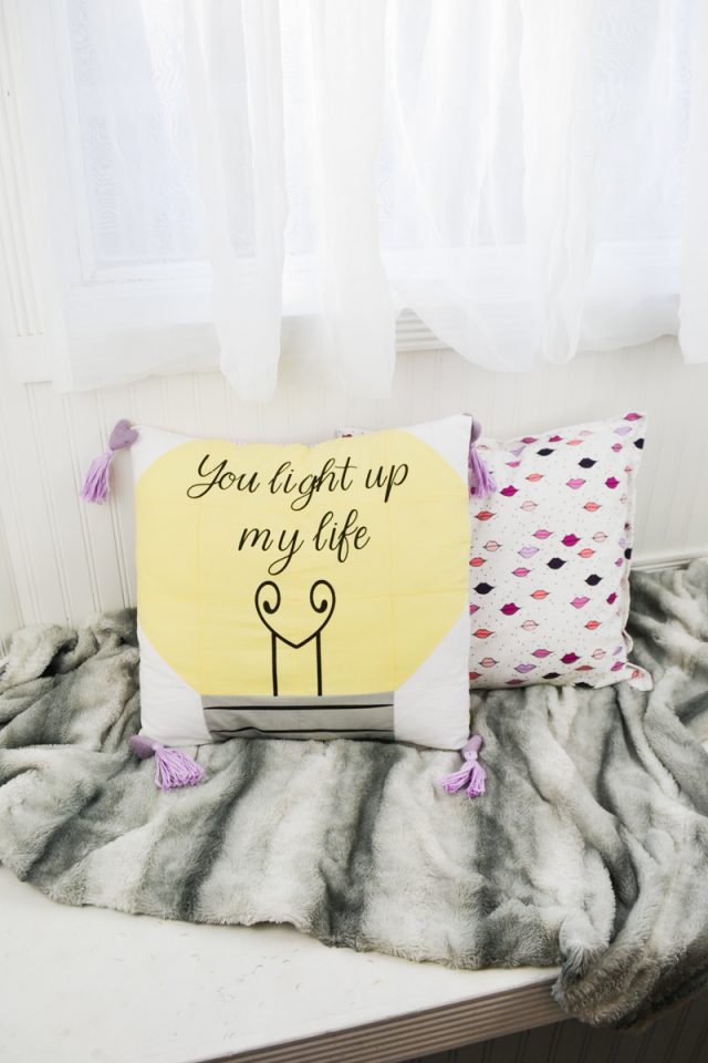 cricut lightbulb pillow diy quilt