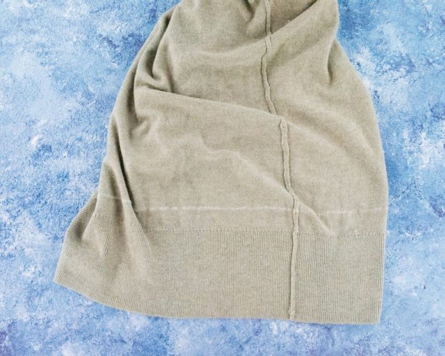 How to Shorten a Sweater // heatherhandmade.com
