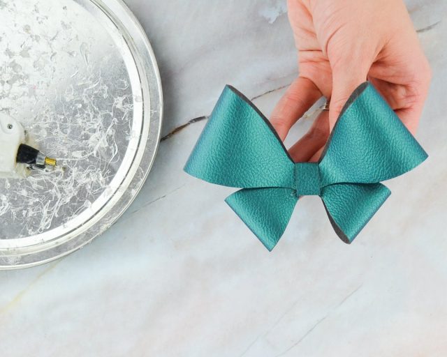 Easter Hair Bows and Free Patterns // heatherhandmade.com