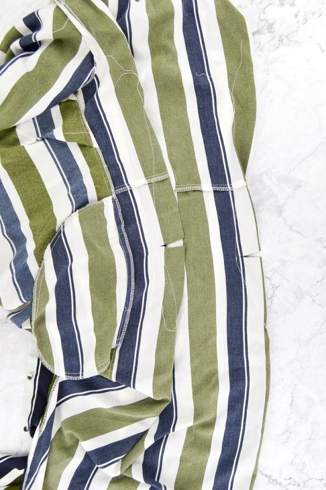 ¿Cómo Agregar pinzas en la Espalda para un Vestido // heatherhandmade.com