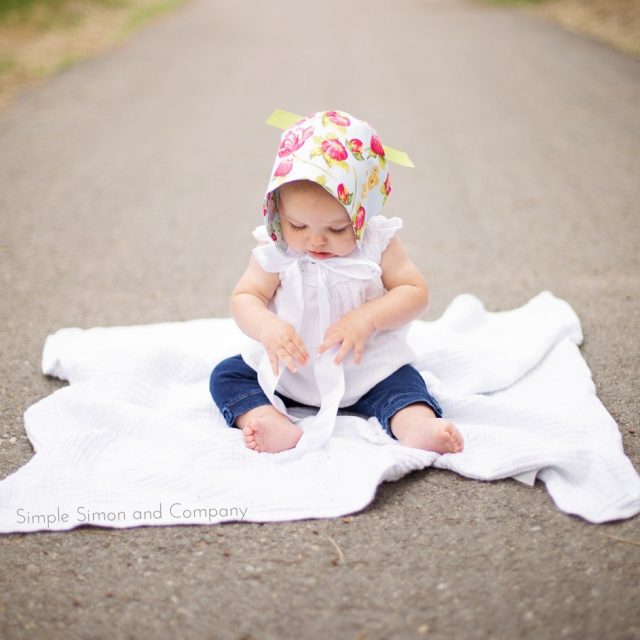 make a baby bonnet