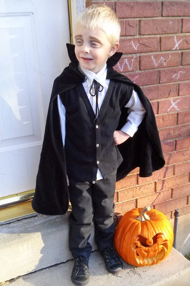 vampire costume for boy