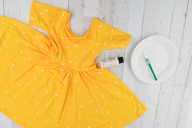 paint dots on dress