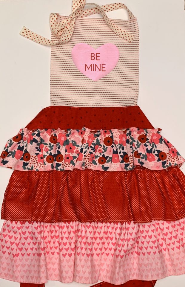 valentine apron sewing