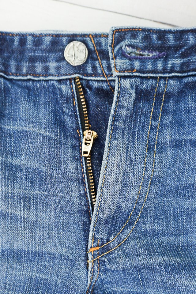broken jeans zipper