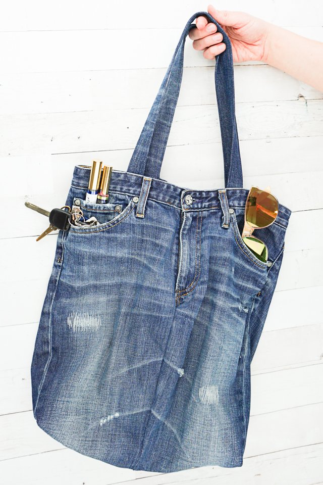 how to upcycle jeans into a tote bag