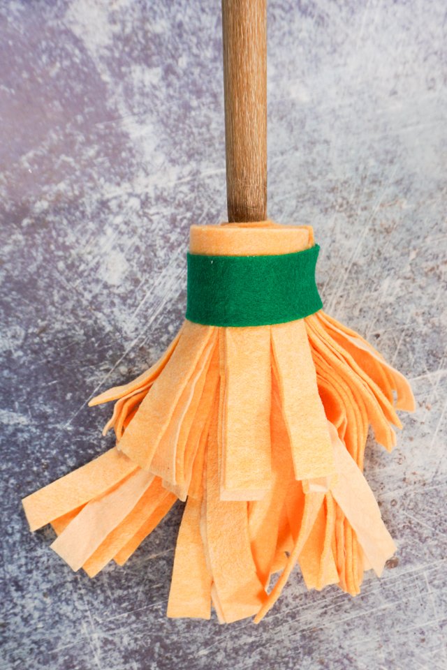 diy witch broom