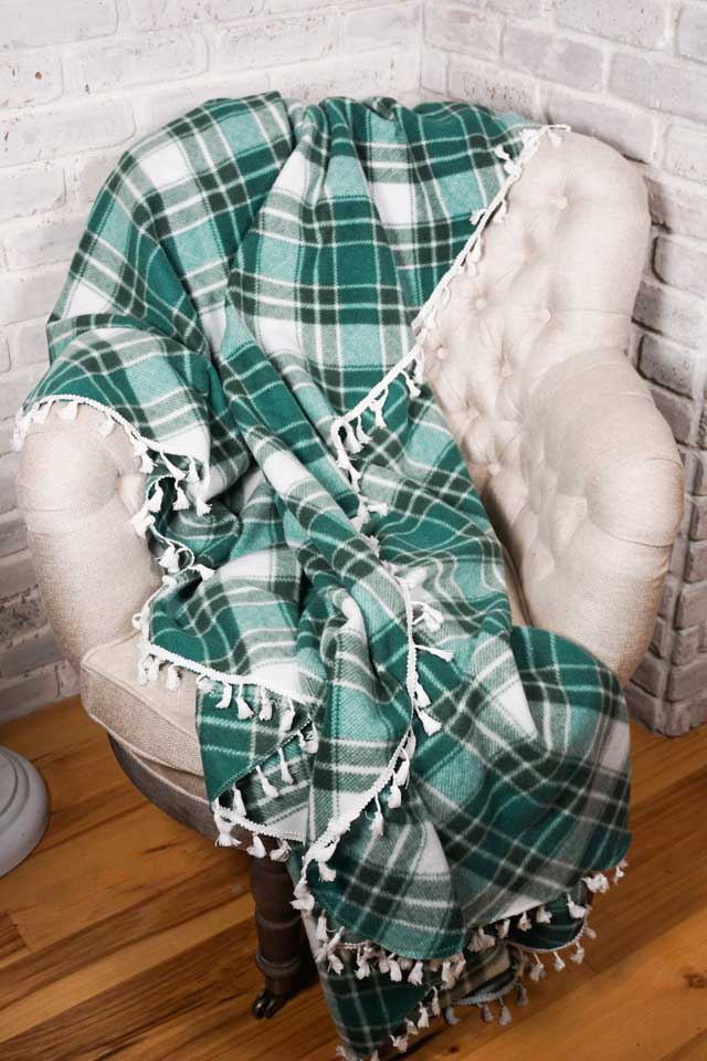 diy fleece blanket with tassels