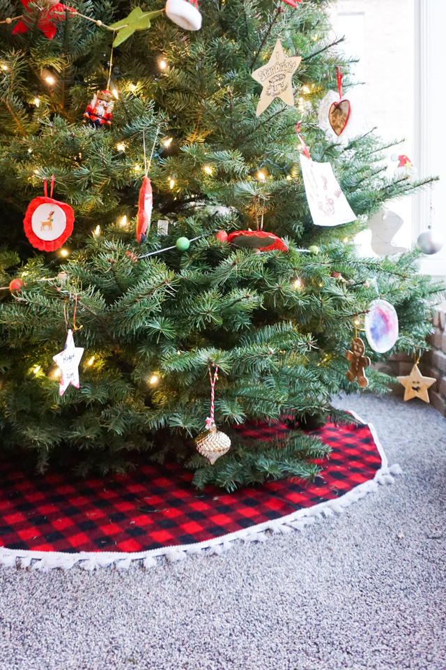 DIY Fleece Tree Skirt