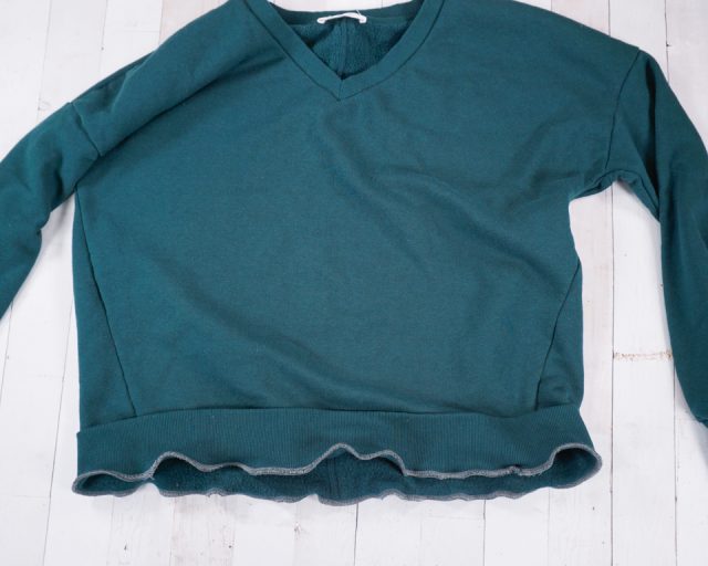 zigzag or serge waistband to sweatshirt