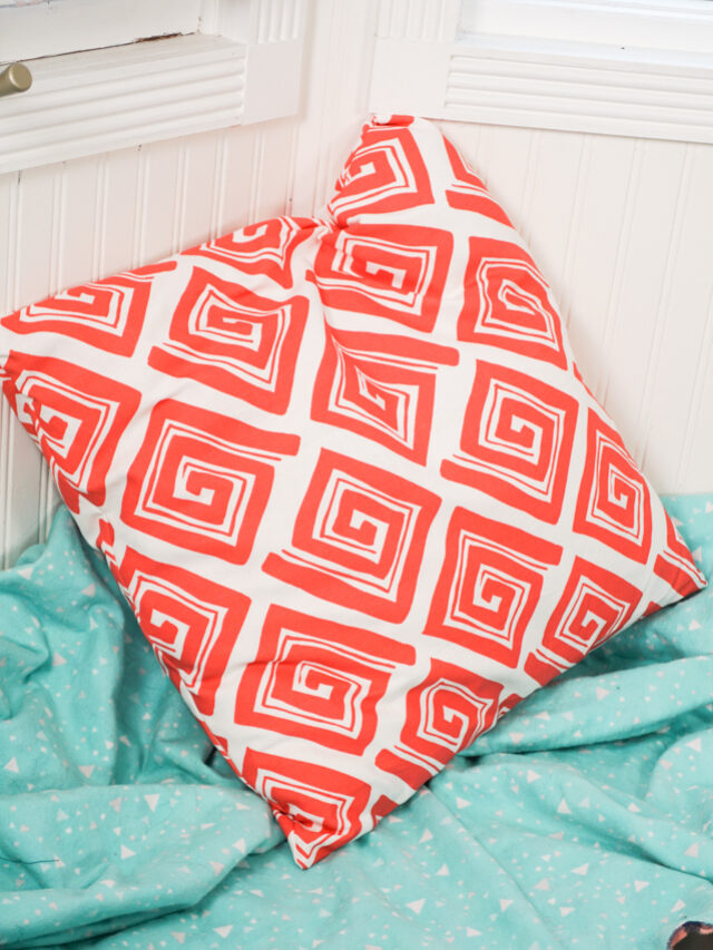 How to Sew an Invisible Zipper in a Pillow