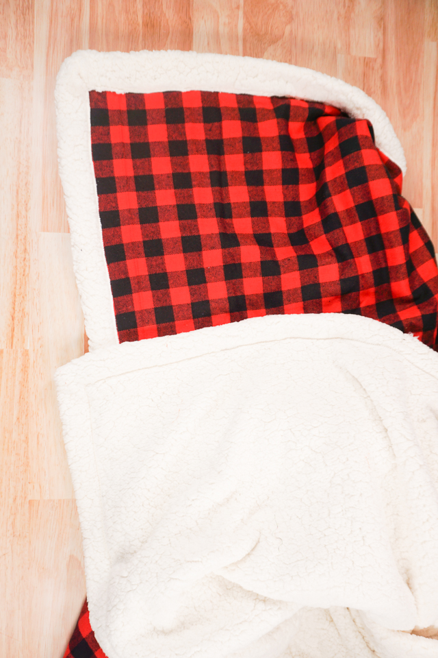 DIY Flannel and Sherpa Blanket