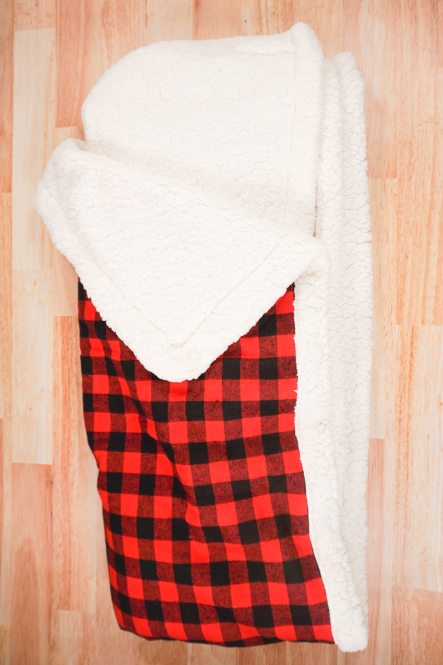 DIY Flannel and Sherpa Blanket