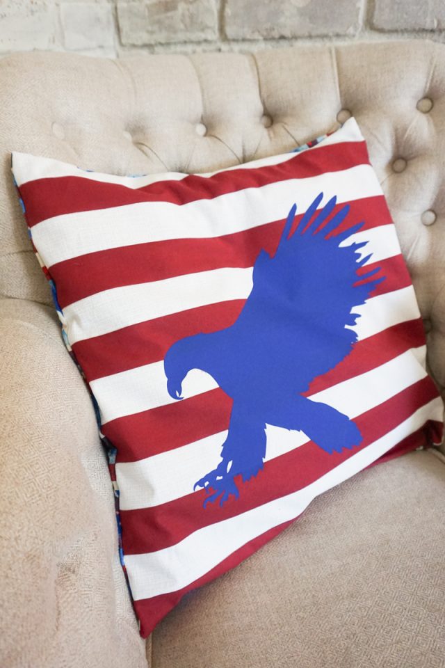 DIY 4th of July Pillow: Eagle and Stripes