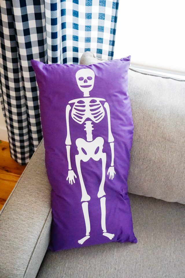 DIY Skeleton Pillow