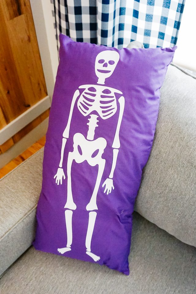 DIY Skeleton Pillow