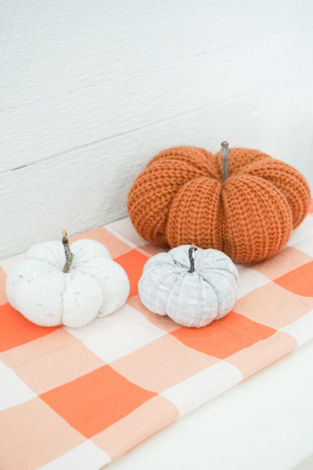make sweater pumpkins