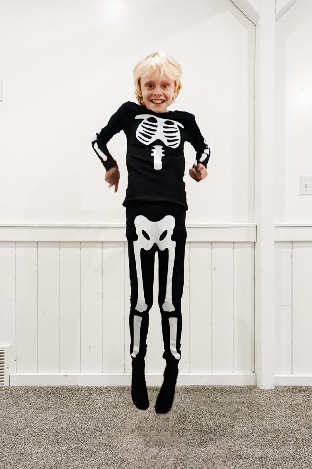 Easy DIY Skeleton Costume