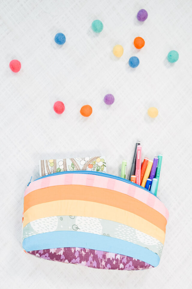 Free Curved Top Zipper Pouch Pattern