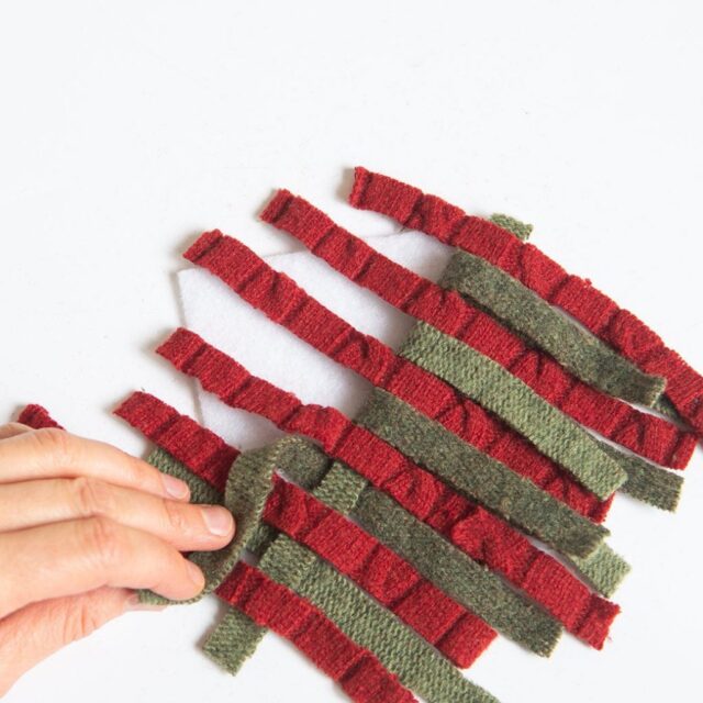 make a festive diy woven rug mug