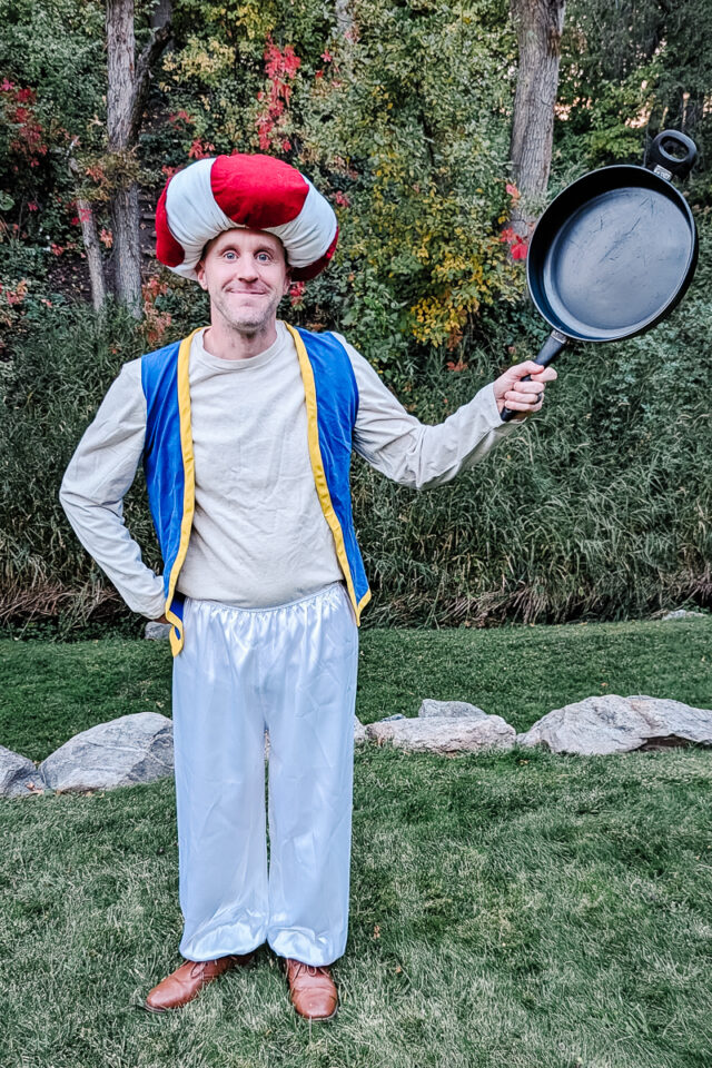 https://www.heatherhandmade.com/wp-content/uploads/2023/10/diy-toad-costume-mario-5.jpg