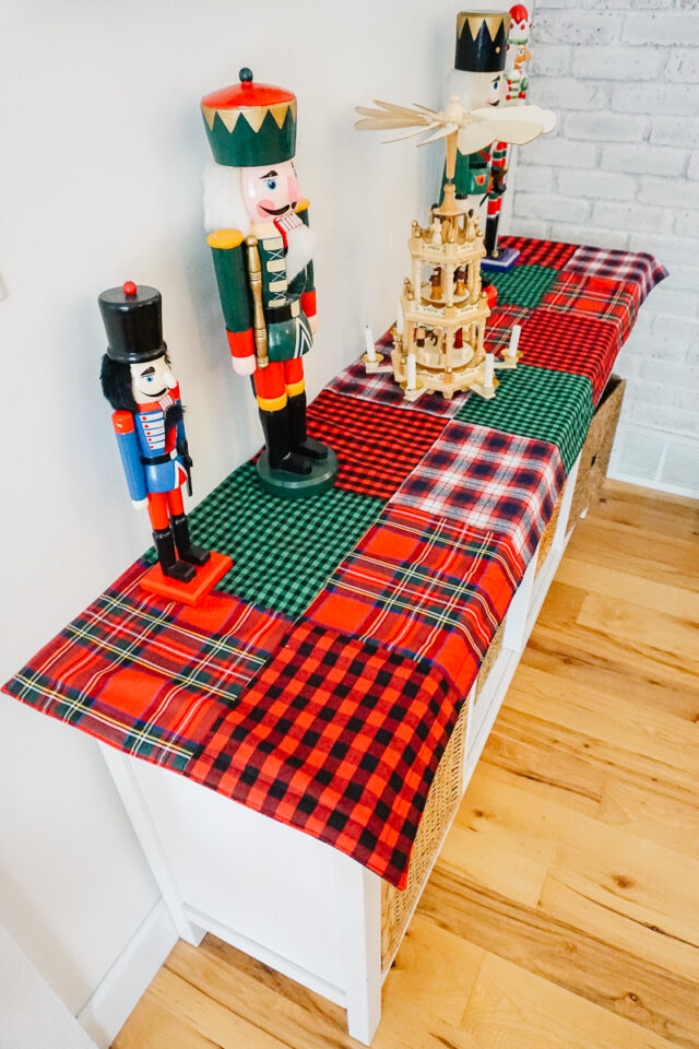 Free Christmas Table Runner Pattern