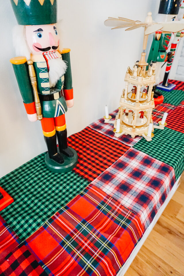 Free Christmas Table Runner Pattern