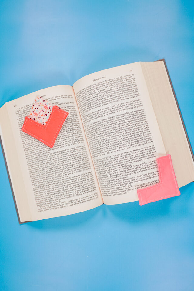 How to sew a heart-shaped bookmark