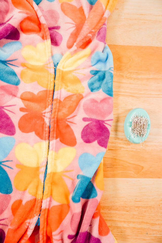 pin other side of blanket to other side of zipper