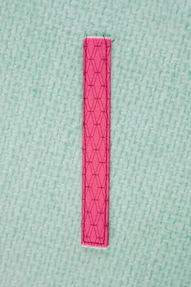 fold lopp like bias binding and edgestitch along each long edge