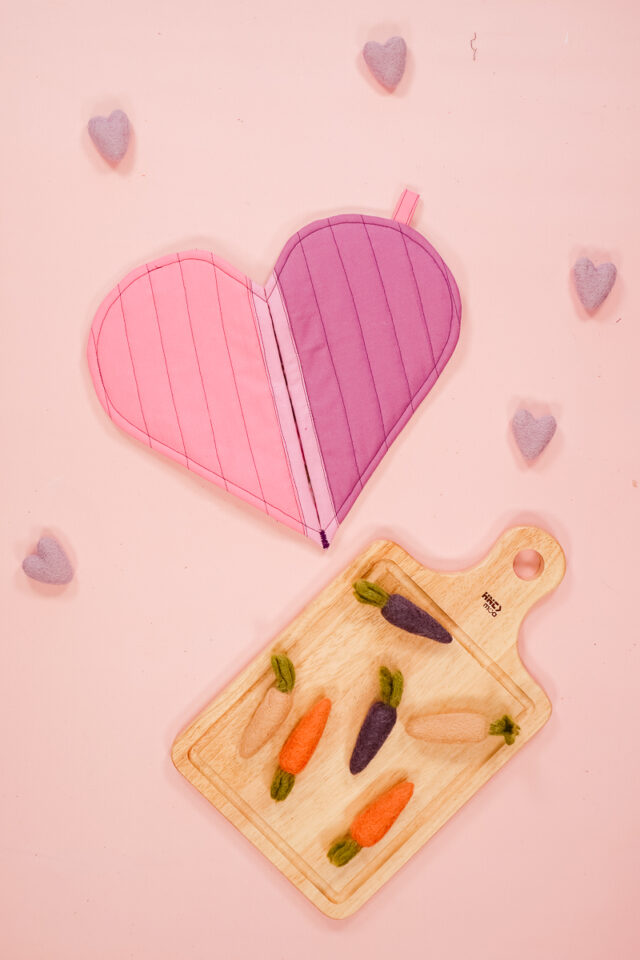 "Heart Oven Mitt” is a Free Summer Quilted or Sewn Kitchen Pattern designed by Heather from Heather Handmade!