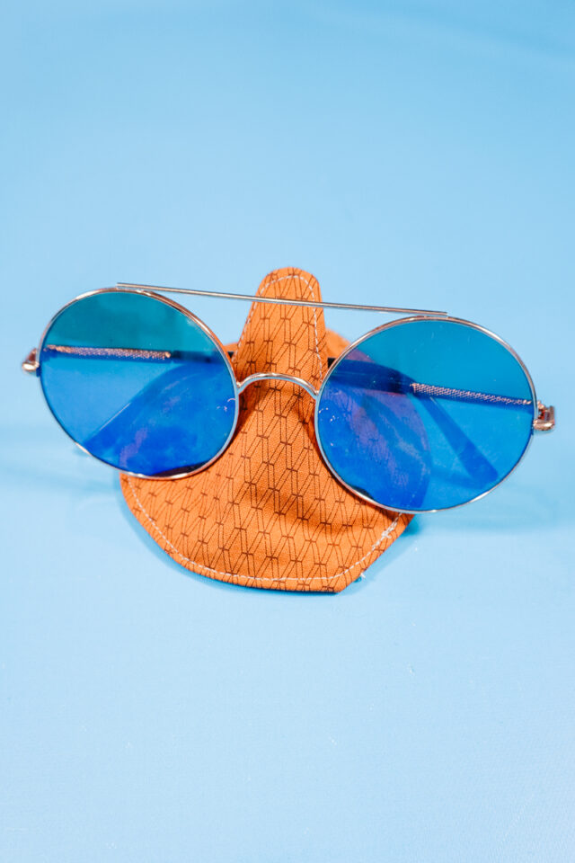 sew DIY eyeglass stand