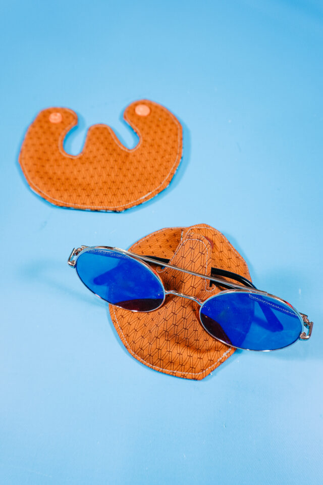 sew DIY eyeglass stand