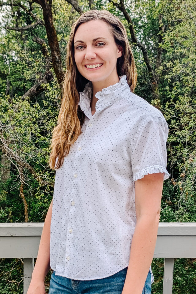 How to Refashion a Men's Shirt to a Women's Shirt