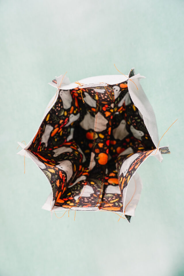 baste handle to top edge